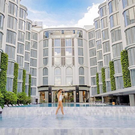 The Salil Hotel Riverside 방콕 외부 사진 The hotel's courtyard
