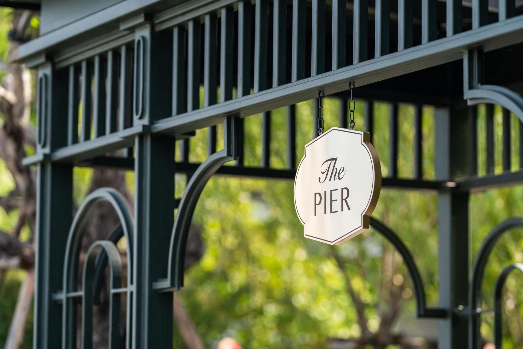The Salil Hotel Riverside 방콕 외부 사진 The Pier