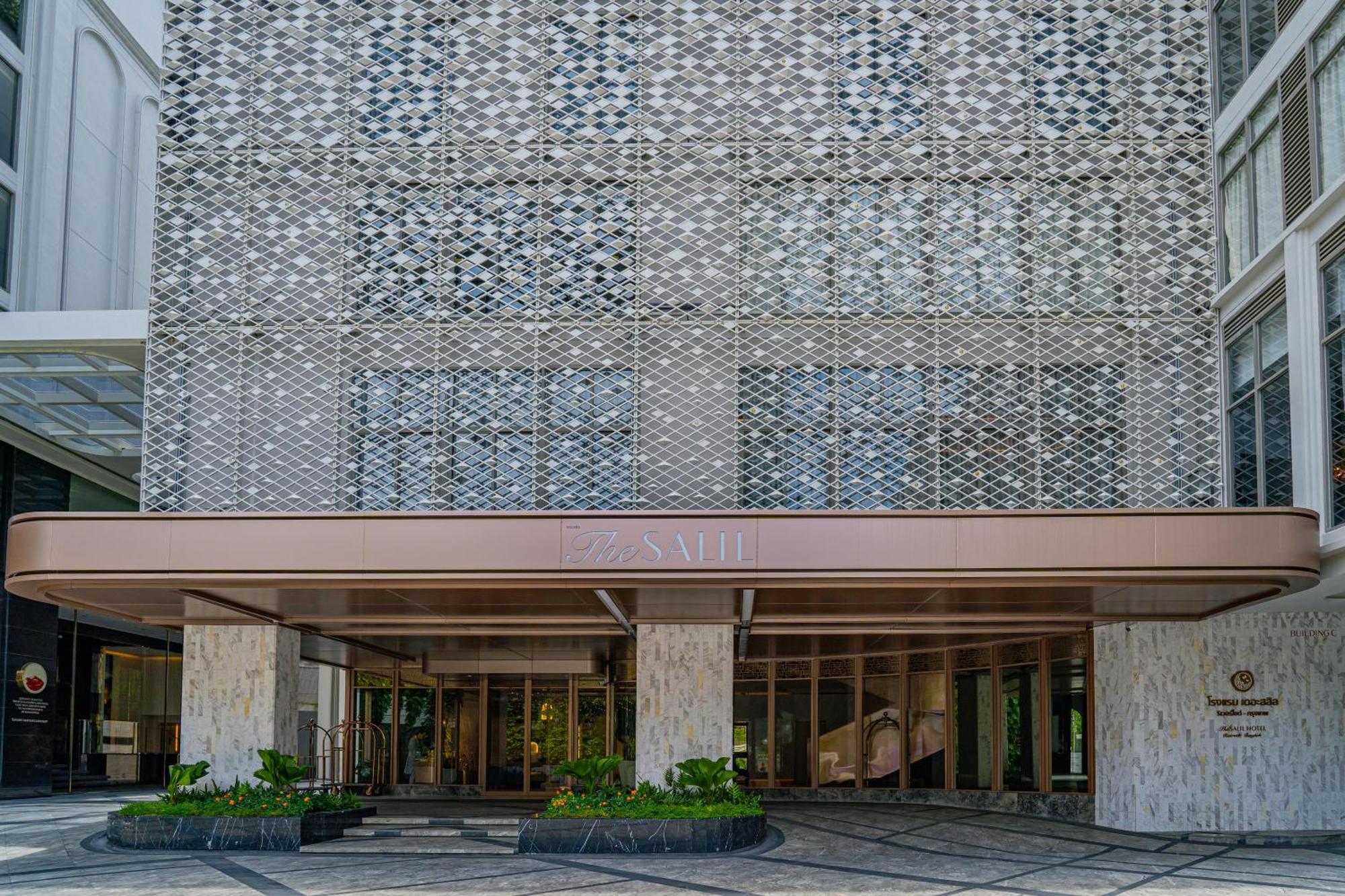 The Salil Hotel Riverside 방콕 외부 사진 Entrance of the hotel