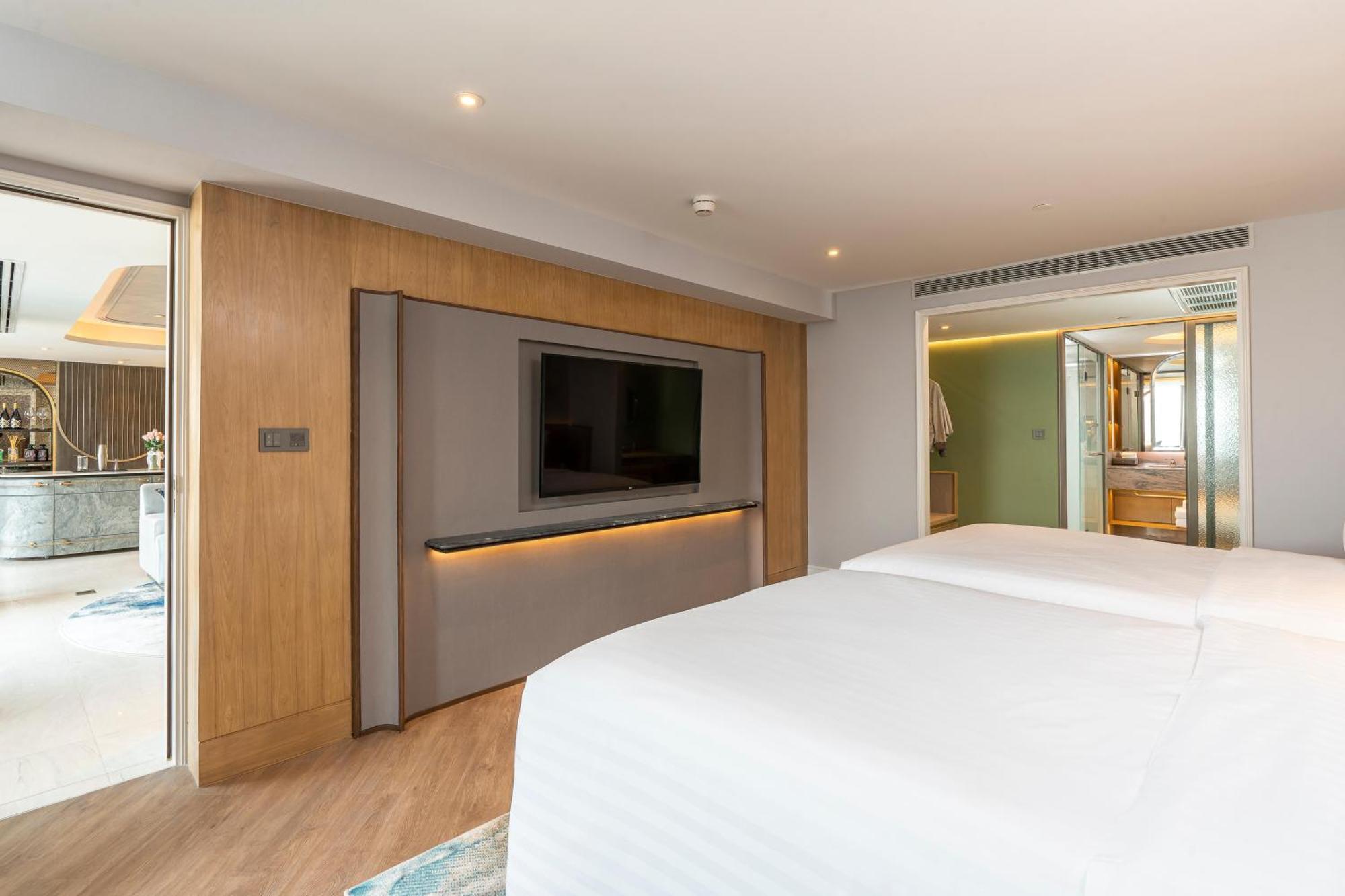 The Salil Hotel Riverside 방콕 외부 사진 A bedroom at the hotel